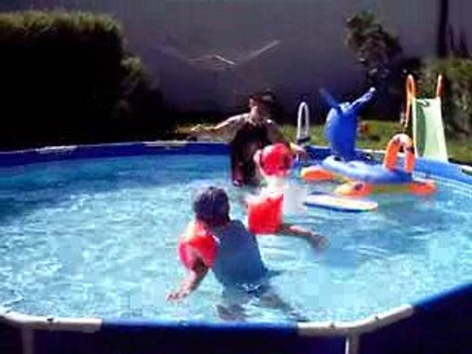 poisson lune qui nage