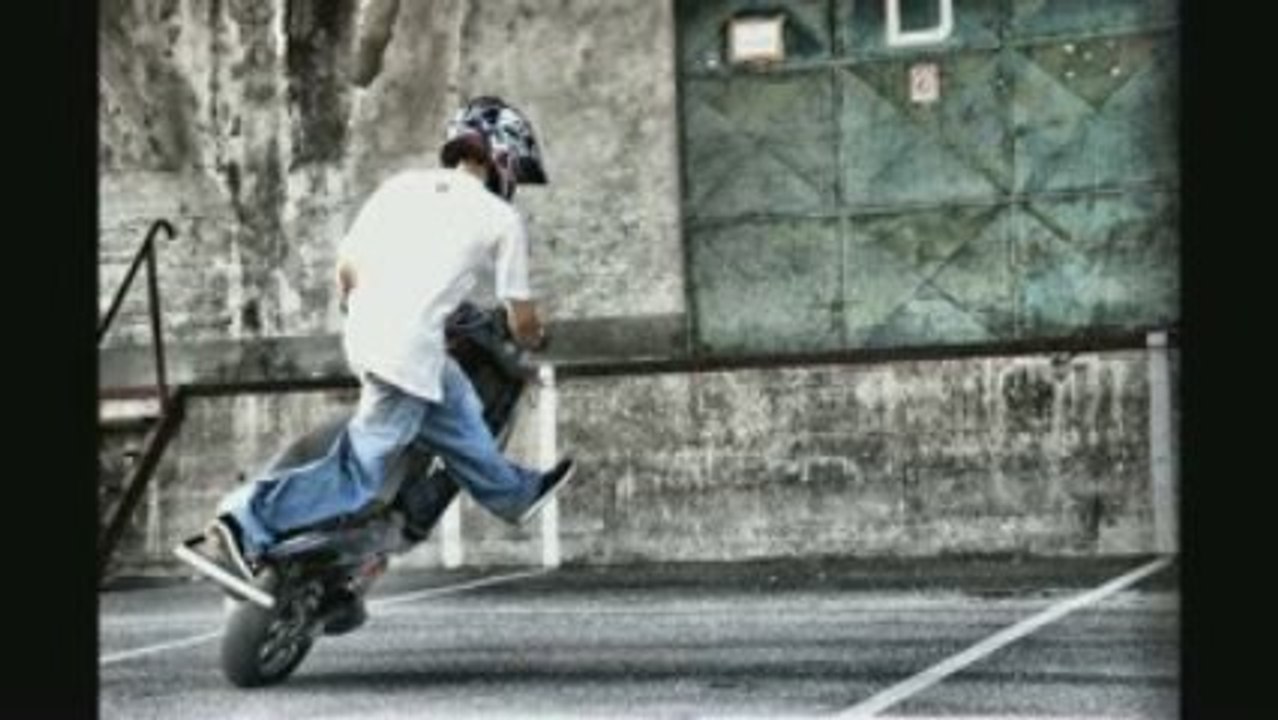 Scooter stunt 2009