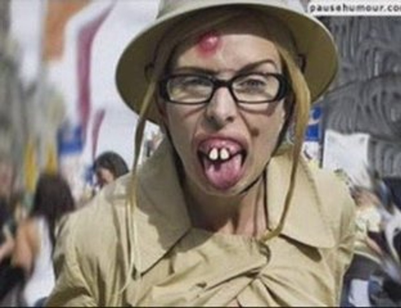 Elle A Les Yeux Revolver Parodie