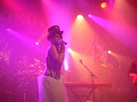 Karry - Je t'envole (live Rock Girls Fest Paris 11/04/09)