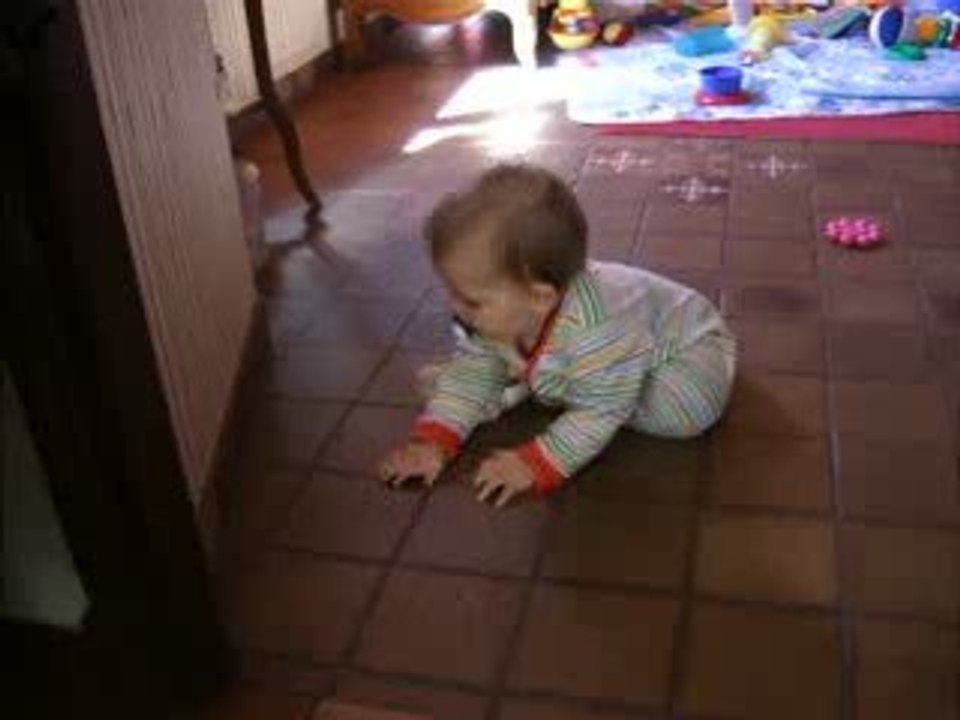 Lucas s'assoit
