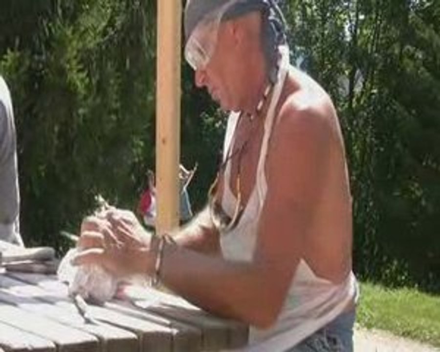 Atelier sculpture au village club Fais tes Vacances