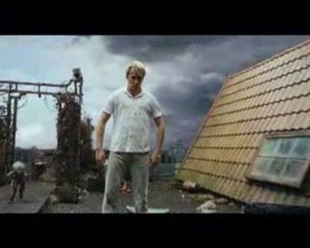 Pequeños Invasores Trailer Spanish