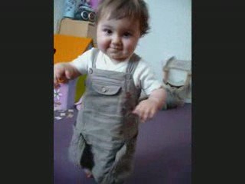 11 mois (marche)