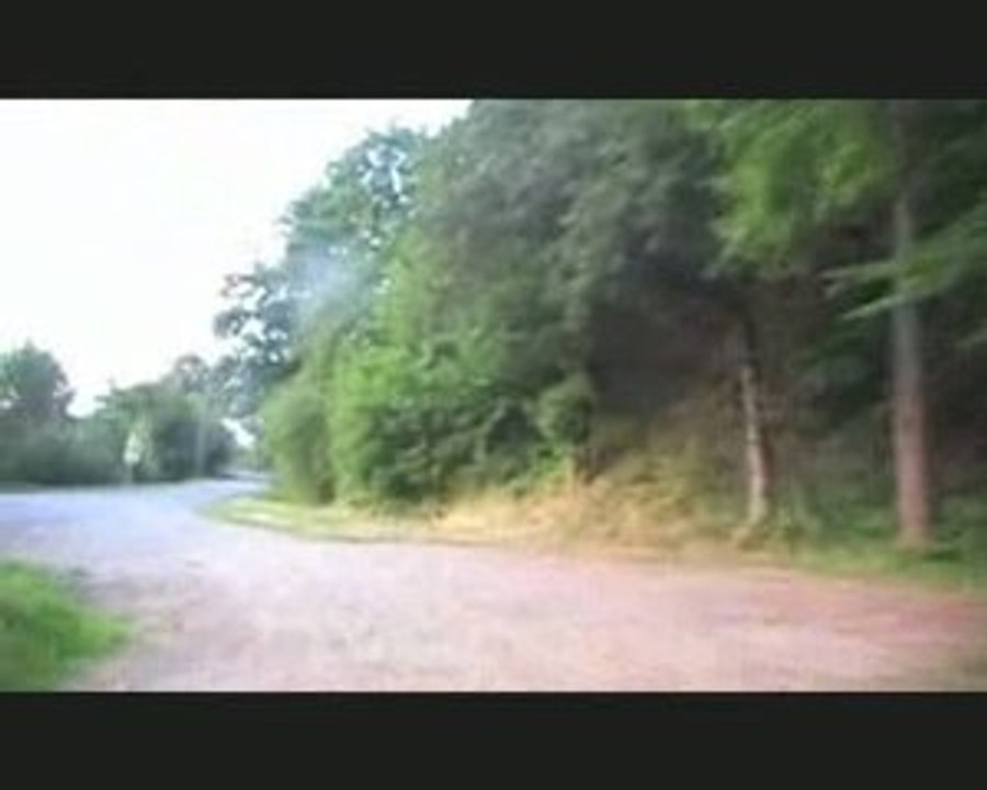 enduro moto dans les bois