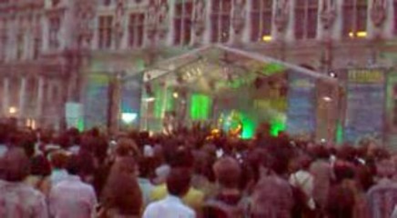 Stuck on the sound en live