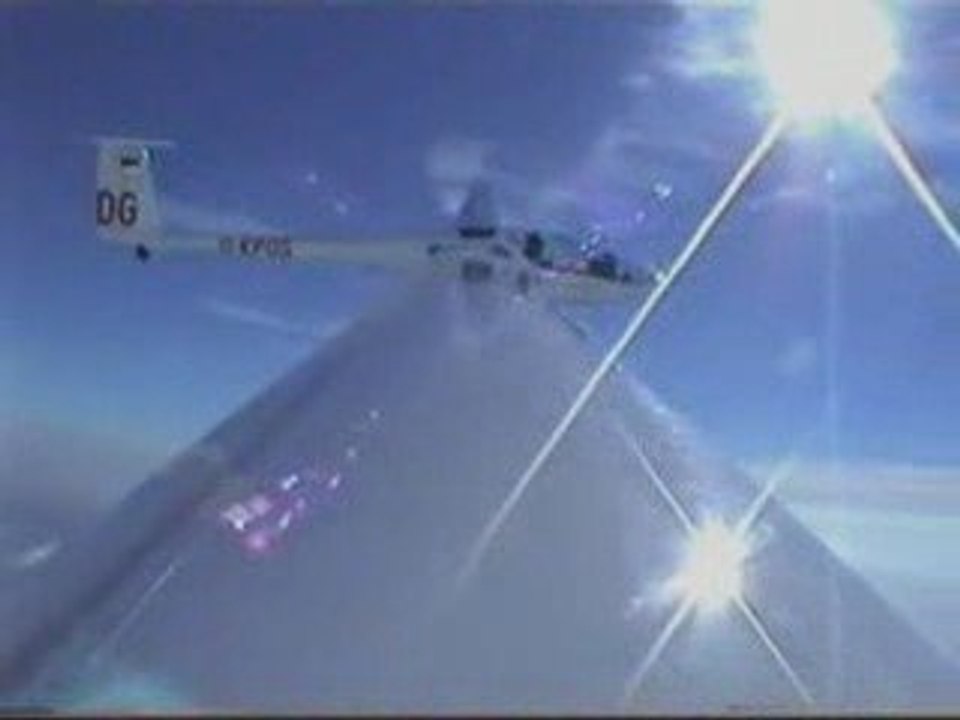 DG Flugzeugbau DG808 Engine retraction process