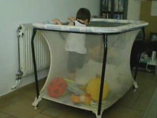 quentin dans son parc ! il va tout casser !!