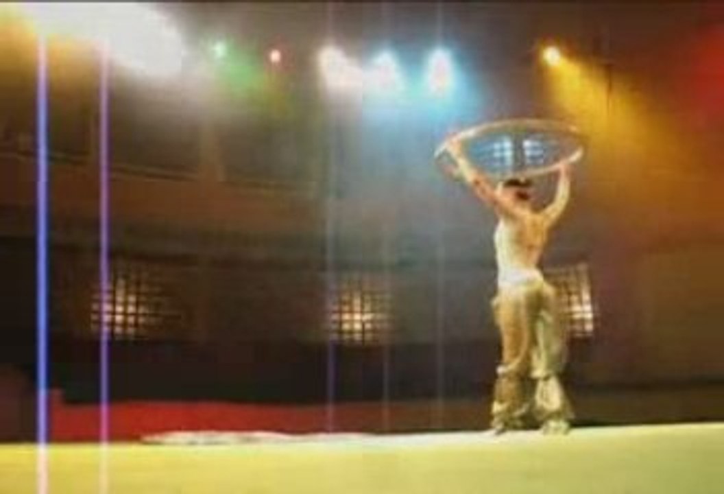 Circus Guide Entertainment Agency-Maria-Hula Hoop Act