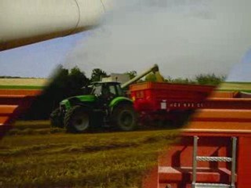 Moisson 2009 dans la Marne avec une CLAAS Lexion 480.