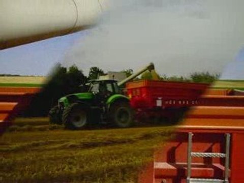 Moisson 2009 dans la Marne avec une CLAAS Lexion 480.