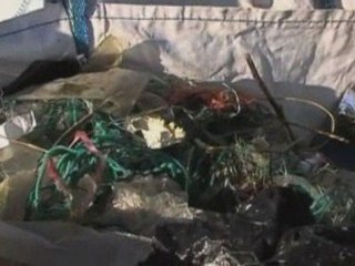 Fisherman fight pollution in France