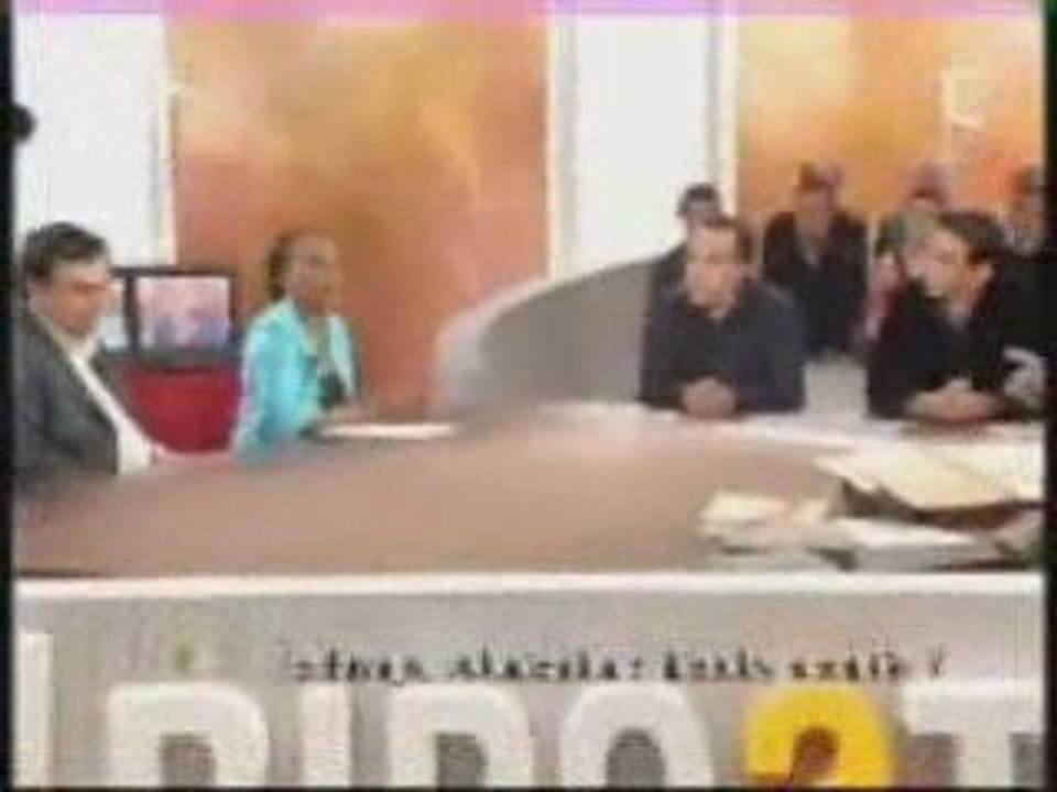 RIPOSTES Indigènes 2la république (Immigration/Banlieues 1)