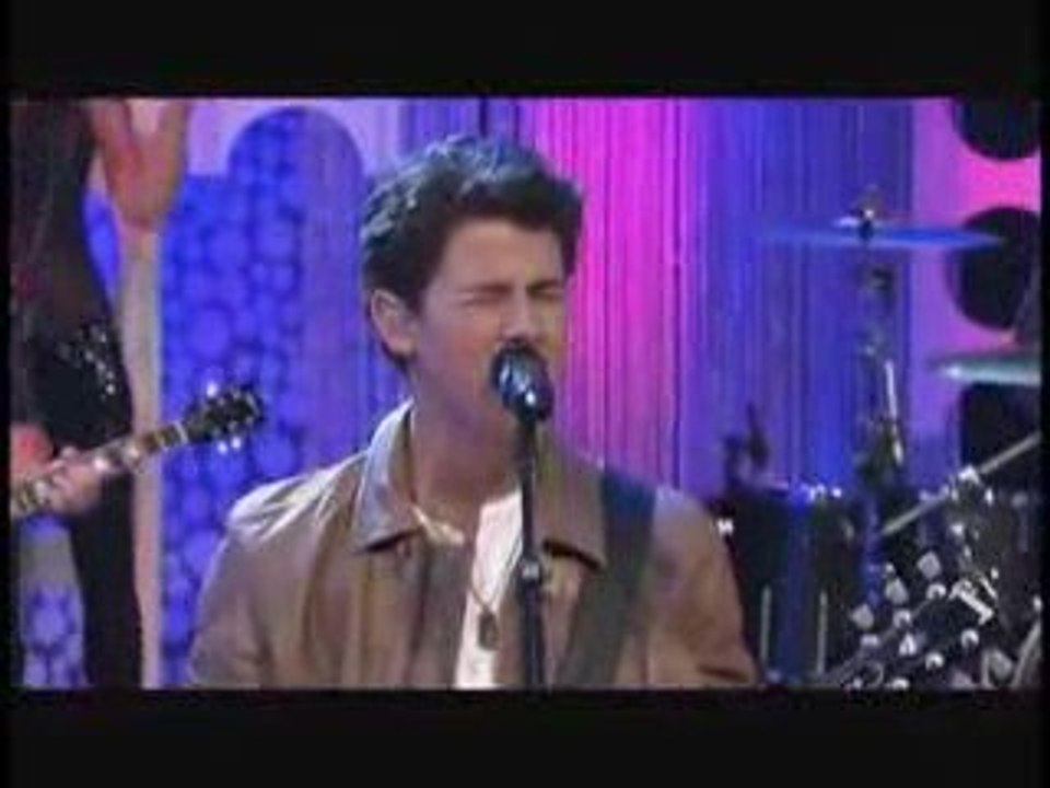 Jonas Brothers - Paranoid on Conan 8 6 (TheAudioPerv.com)