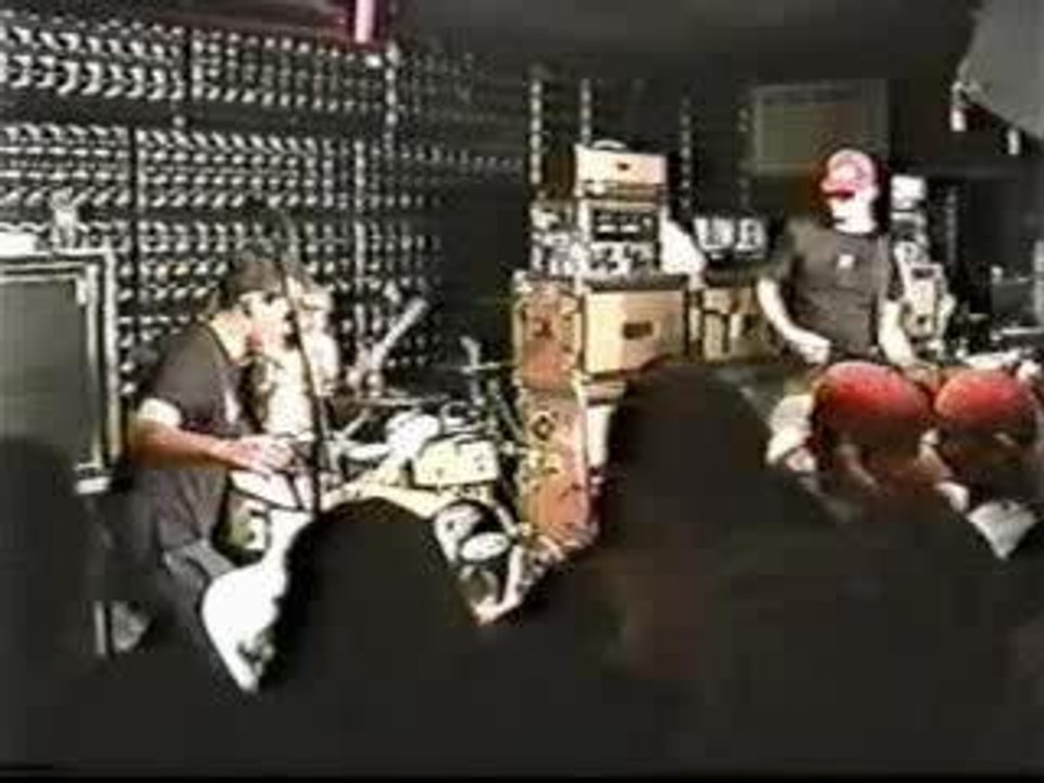 07-blink 182 - dick lips