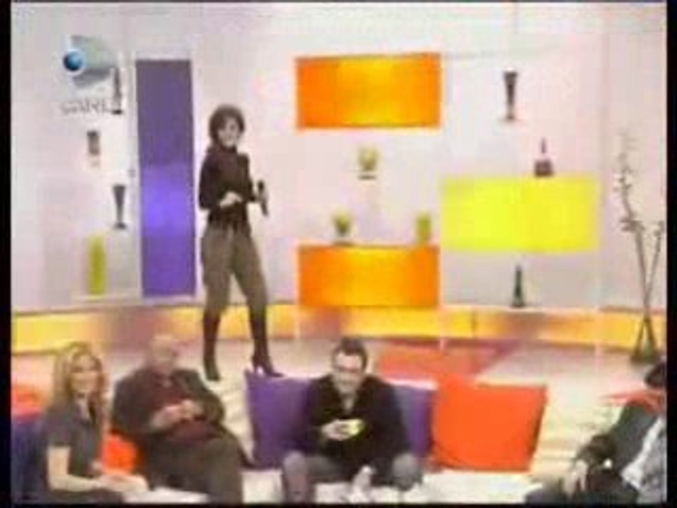 SERDEM COSKUN - GÖZÜME BIRSEY KAÇTI Klip