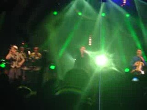 L'HYMNE DE NOS CAMPAGNES - TRYO au Festival du Bout du Monde