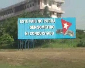 panneaux au sortir de la havane, Cuba, Juillet 2009