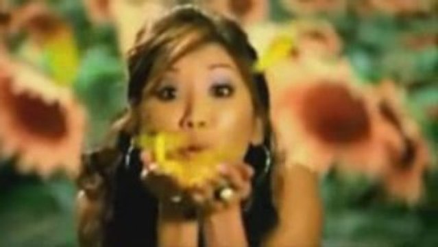 Jonas Brothers Ft. Miley Cyrus - Send it On (Official Video)