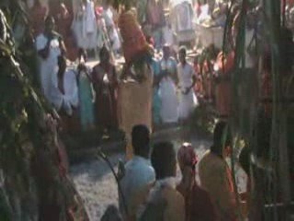 Marche sur le feu a la Ligne des Bambous le 9 août 2009.