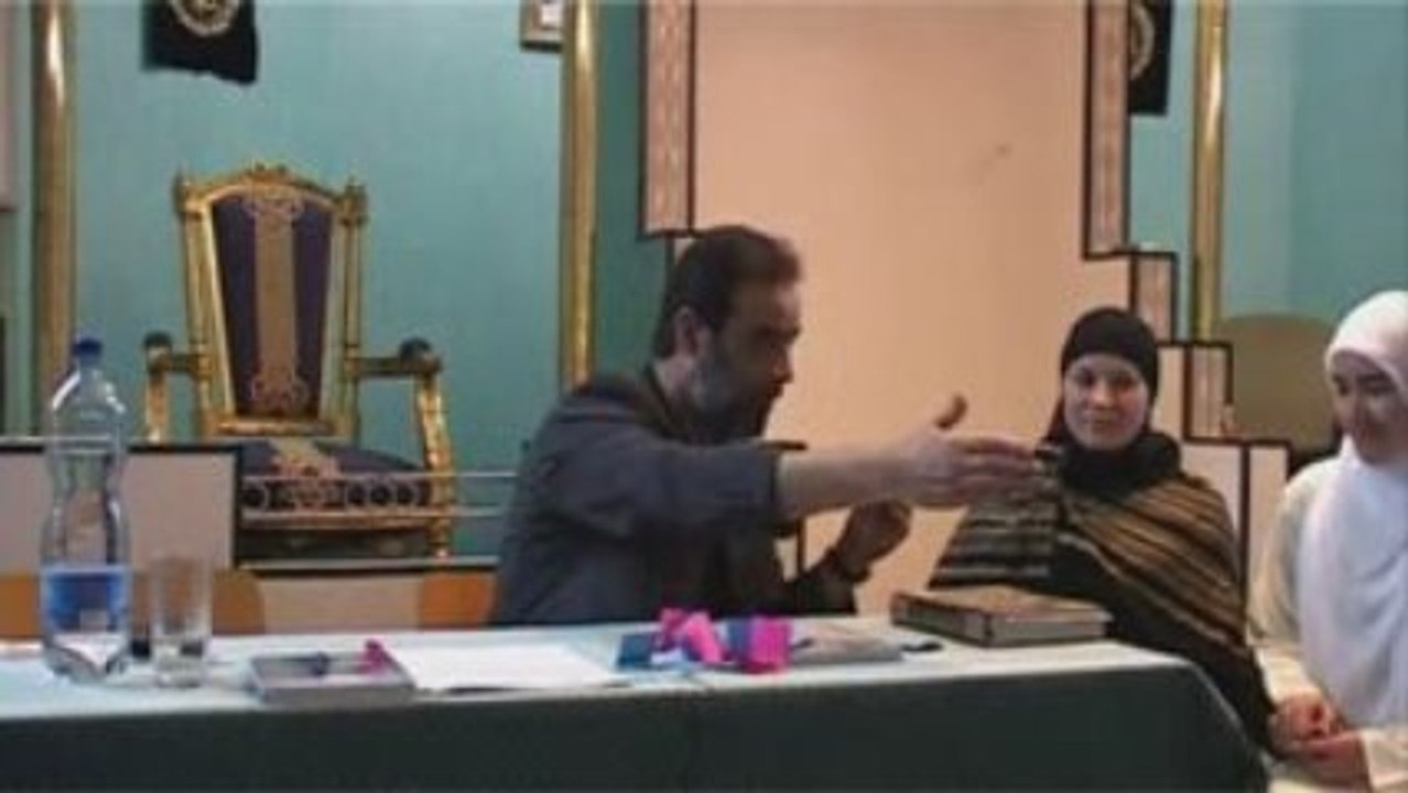 2 German girls revert to ISLAM .. Deutschen zum Islam