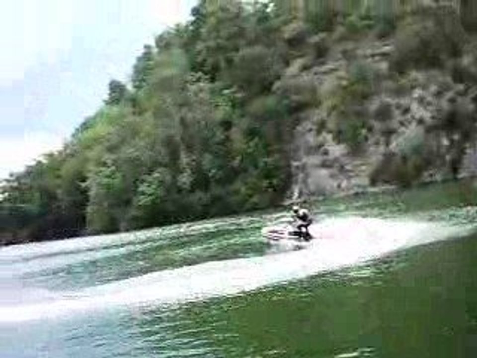 jet ski a bras , sous marin !