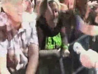 Madonna et lourdes filmées par Guy à Helsinki sur Give It 2