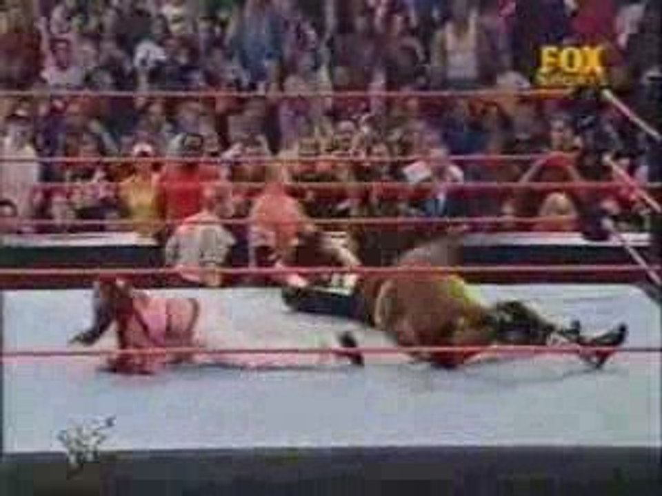 10-8-2001 RAW wcw tag team match