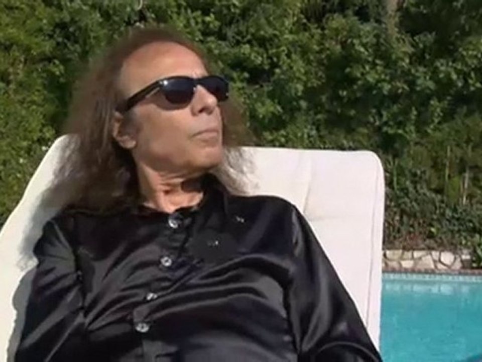 Revolver 2009 Golden Gods "Phone Call" MTV2 Promo Spot