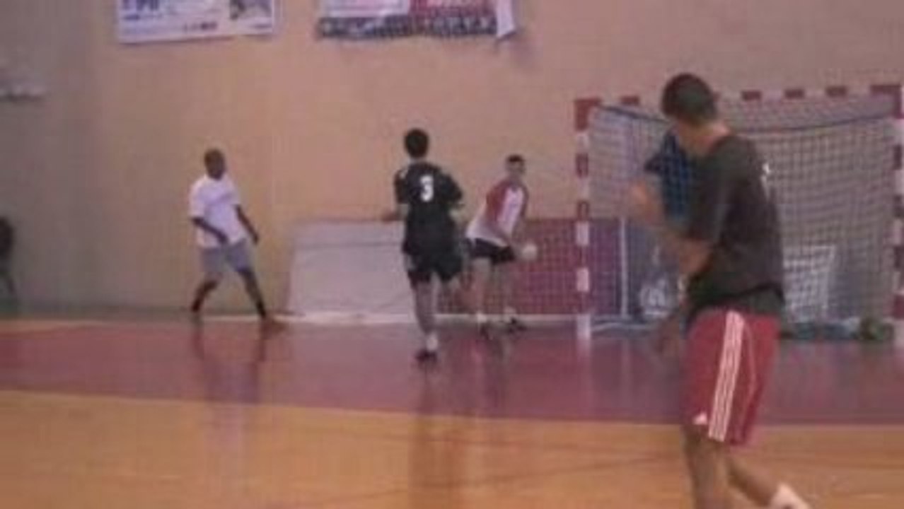 T. Labane : Un groupe superbe (Aix Handball)