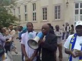 Les gabonais manifestent pour une transition démocratique 1