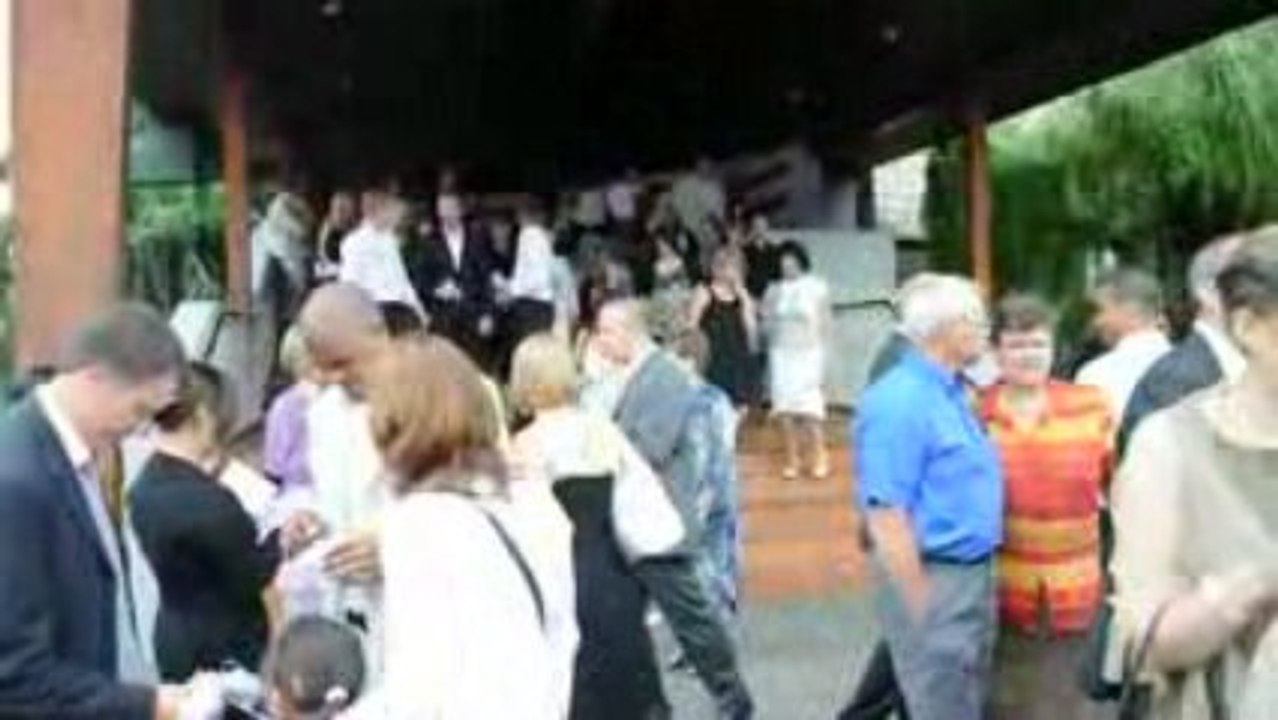 Mariage Elodie et Fabien : sortie invités 3