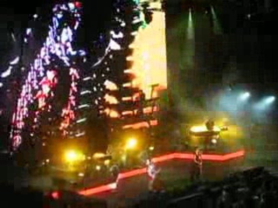 Depeche Mode Hole To Feed 03. NYC Madison 08.03.2009.