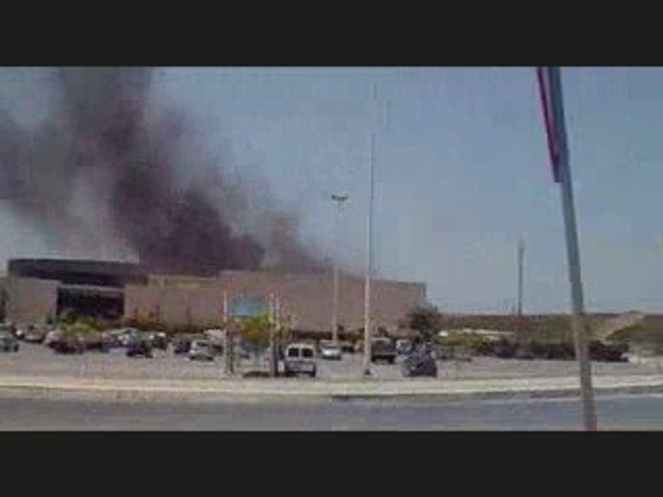 tunis incendie à Geant