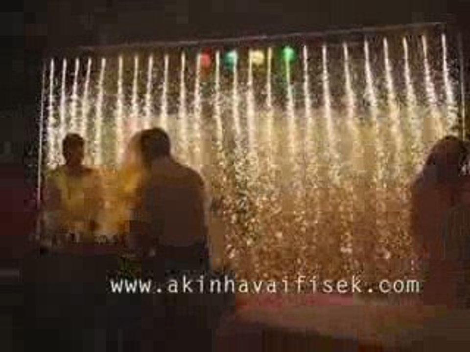 şelale gösterisi