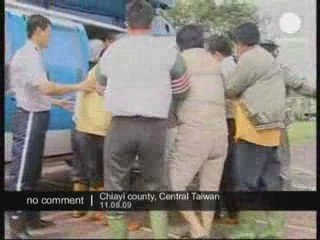 Sauvetage des survivants des inondations à Taiwan