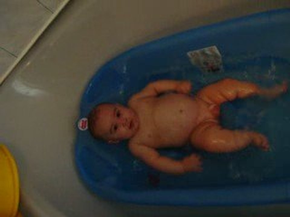 noa dans le bain