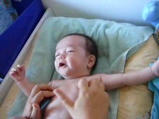 12-08-09- Angelin est chatouilleux