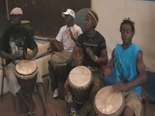 Répétition de TINAFAN le cirque acrobatique de Guinée