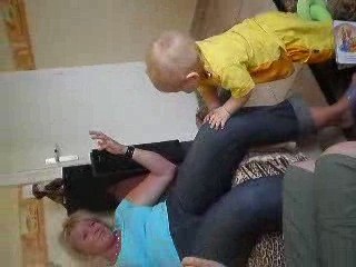 Thibaud se léve seul!!