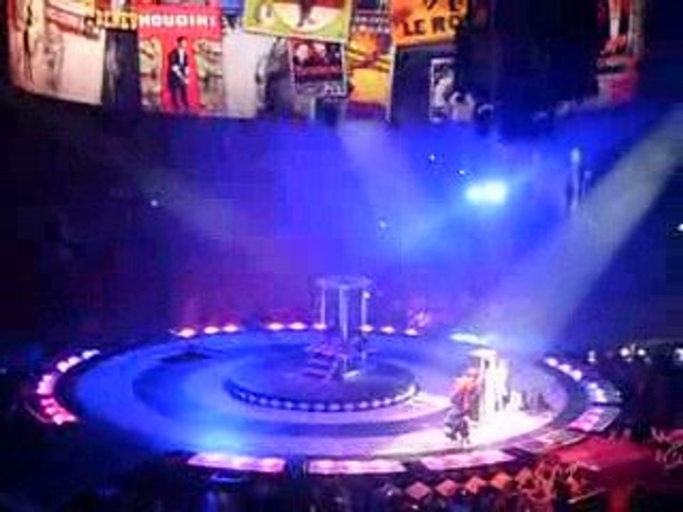 Britney Spears - Gimme more + Ooh Ooh Baby (05.07.09)