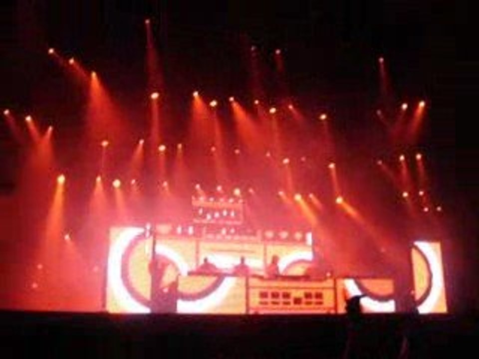 birdy Nam Nam - Shut up - vieilles charrues 2009