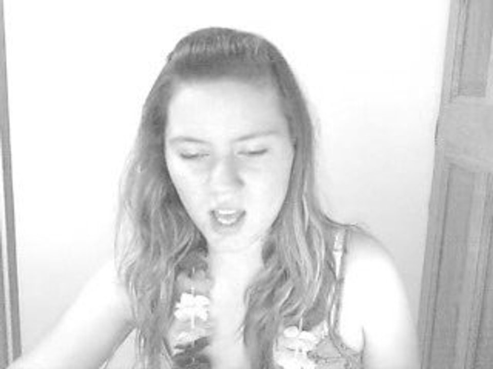 Claire Nobody's Home (Avril Lavigne Live Performance Cover)