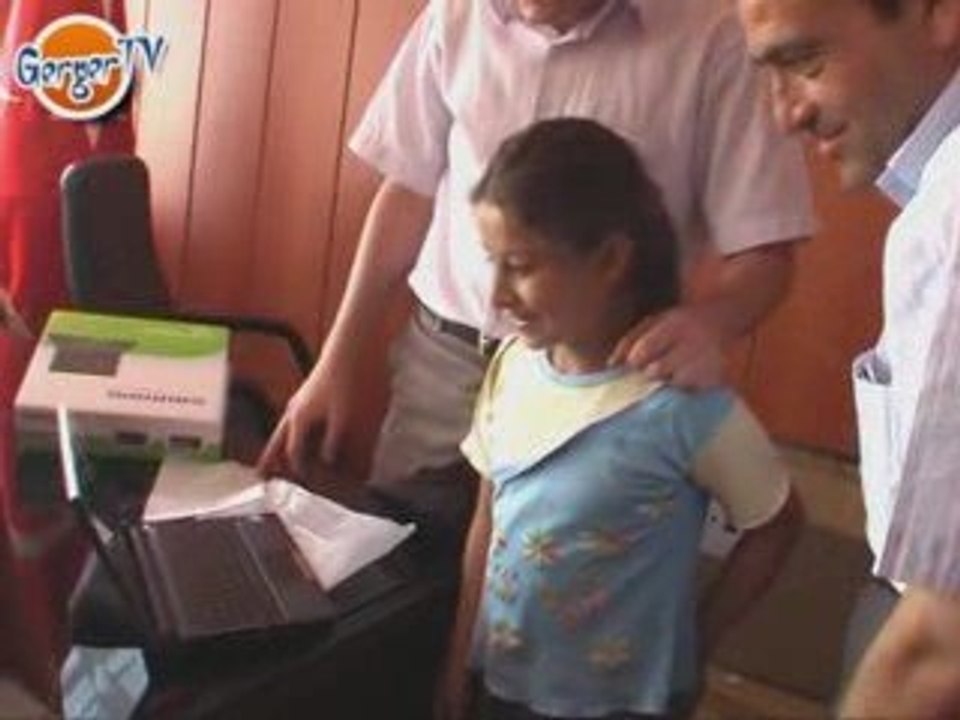 Gergerli Öğrencilere Dizüstü Hediyesi