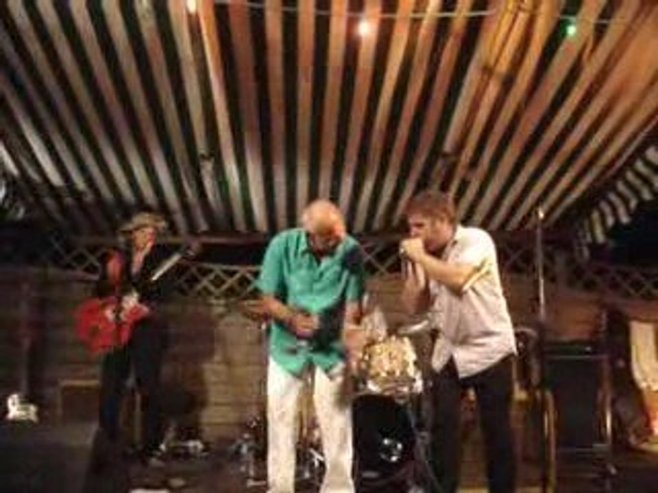 05 - Flyin' Saucers - Le Canon - 05 08 2009