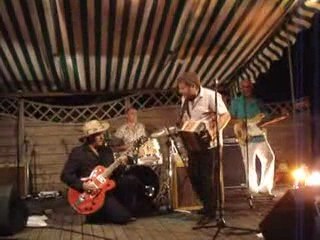 04 - Flyin' Saucers - Le Canon - 05 08 2009