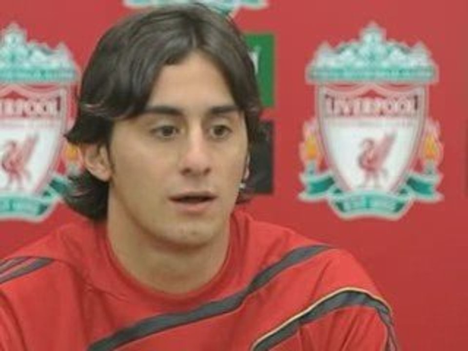 Aquilani: "Grazie Roma. Ma ora penso ai Reds"