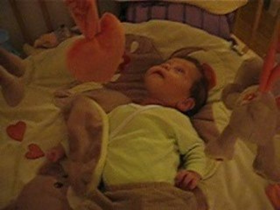 découverte du tapis d'éveil