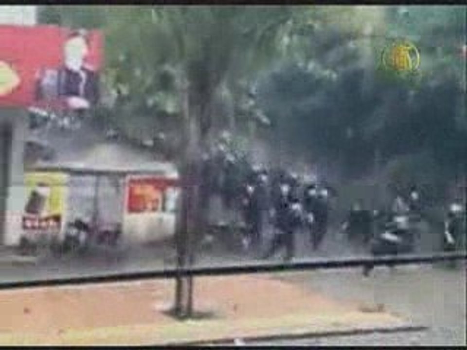 Екслузивни кадри: Китайската полиция бие селяни