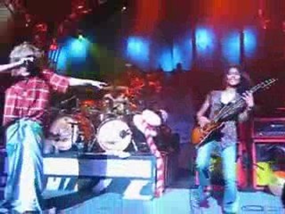 Sammy Hagar & Desiree Bassett (15 yo) - ROCK N' ROLL